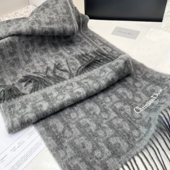 Dior Cashmere Shawl & Scarf - Picture 3 of 5